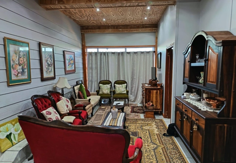 5 Bedroom Property for Sale in Seemeeu Park Western Cape